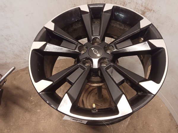 OEM 19x7.5 Double Spoke Machined Black Alloy Wheel for 2025 Chevrolet Equinox