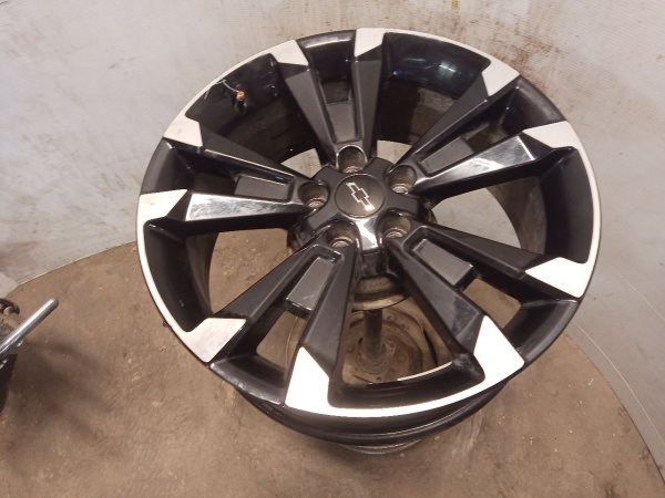 OEM 19x7.5 Double Spoke Machined Black Alloy Wheel for 2025 Chevrolet Equinox