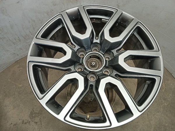 2021 Chevrolet Tahoe 20x9 12-Spoke Carbon Gray Alloy Wheel (OEM)
