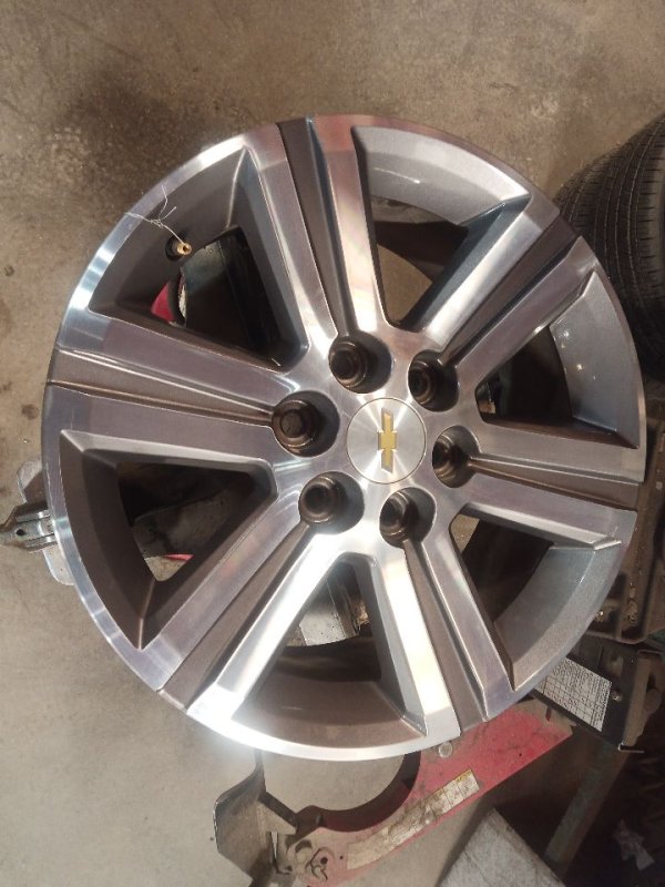 OEM 18x7.5 6-Spoke Machined Charcoal Alloy Wheel for 2015, 2016, 2017 Chevrolet