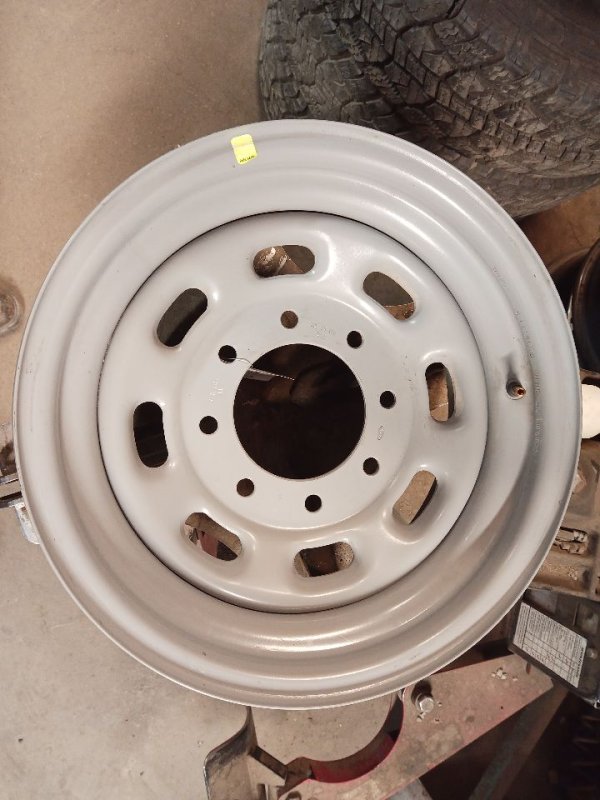 OEM 16-Inch 8-Slot Steel Wheel for 1999, 2000, 2001, 2002, 2003, 2004, 2005 Ford