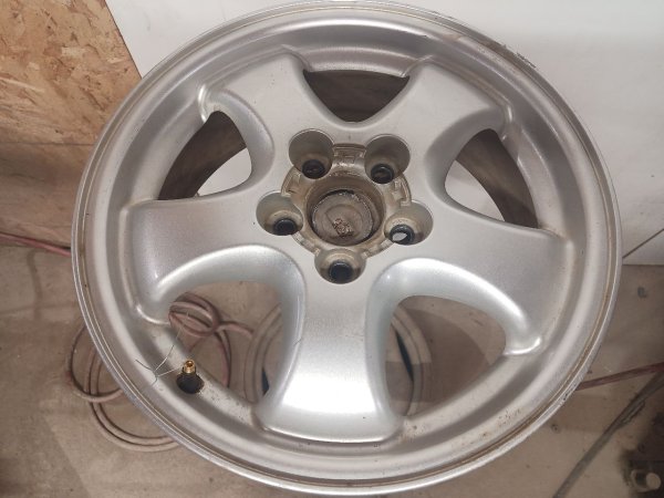 OEM 17x7 5-Spoke Sparkle Silver Alloy Wheel for 2003, 2004, 2005, 2006, 2007 Ford Taurus