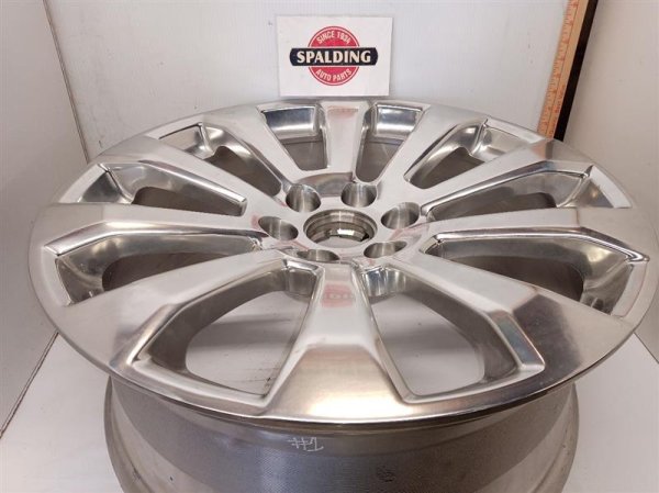2021, 2022, 2023, 2024 Chevrolet Tahoe 22x9 10-Spoke Alloy Wheel (OEM)
