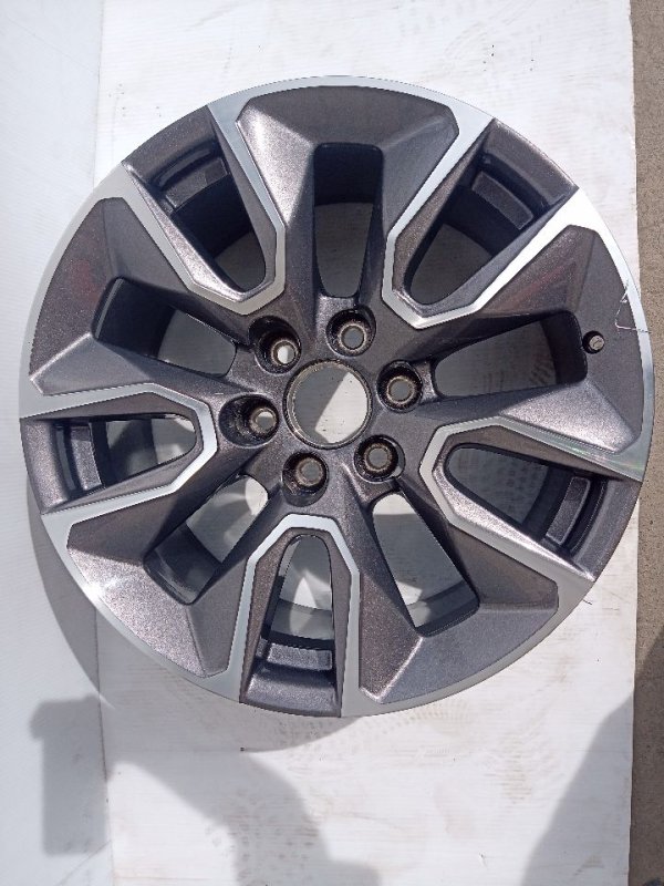 OEM 20x9 10-Spoke Machined Charcoal Alloy Wheel for 2019, 2020, 2021, 2022, 2023, 2024 Chevrolet & GMC